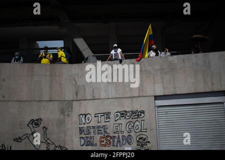 Bogota, Cundinamarca, Colombia. 19th May, 2021. Demonstrations increase in Bogota on May 20, 2021 in the context of a national strike in Colombia against the tax reform and the government of Ivan Duque. Credit: Daniel Romero/LongVisual/ZUMA Wire/Alamy Live News Stock Photo