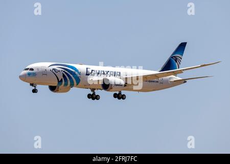 EgyptAir Boeing 787-9 Dreamliner (REG: SU-GET) arriving from Cairo. Stock Photo