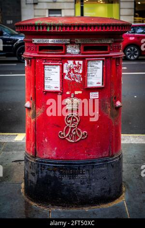 Royal Mail Postbox - two slot Royal Mail post box - vintage british post box Stock Photo