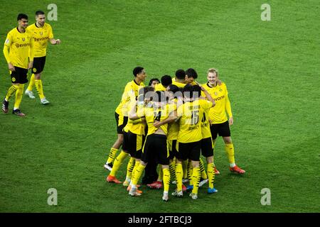 Berlin, Olympiastadion 13.05.21: Team Dortmund celebrate the victory during the final cup match between RB Leipzig vs. Borussia Dortmund.  Foto: press