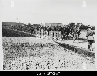 World War One, WWI, Western Front - American troops march along a road in France Stock Photo