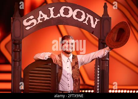 Cologne, Germany. 21st May, 2021. Footballer Rurik Gislason is on stage at the RTL dance show 'Let's Dance'. Credit: Rolf Vennenbernd/dpa-Pool/dpa/Alamy Live News Stock Photo