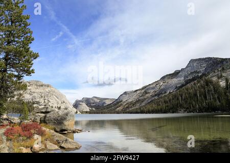 A clear view of water at Tenaya Lake in Yosemite national park on a sunny afternoon Stock Photo