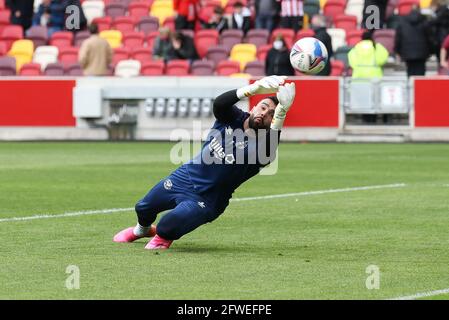 London, UK. 22nd May, 2021. Brentford Goalkeeper David Raya warms up during the EFL Sky Bet Championship Play Off Semi Final 2nd Leg match between Brentford and Bournemouth at Brentford Community Stadium, London, England on 22 May 2021. Photo by Ken Sparks. Editorial use only, license required for commercial use. No use in betting, games or a single club/league/player publications. Credit: UK Sports Pics Ltd/Alamy Live News Stock Photo