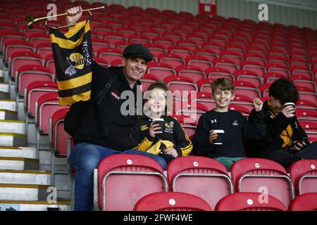 London, UK. 22nd May, 2021. TWICKENHAM ENGLAND - MAY 22: during Premier Semi- Final match between Harlequins Women and Wasps Ladies at Twickenham Stoop Stadium on May 22, 2021 in London, England Credit: Action Foto Sport/Alamy Live News