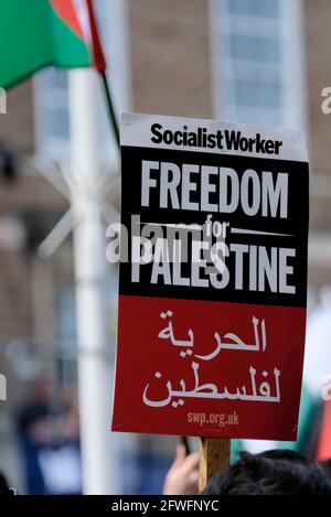 Bristol, UK. 22nd May, 2021. People parade through Bristol to demonstrate their solidarity with the Palestinian people. Credit: JMF News/Alamy Live News Stock Photo