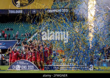 Twickenham, London, UK. 22nd May, 2021. European Rugby Champions Cup Final, La Rochelle versus Toulouse; Toulouse lift the winners trophy after they won the game by a score of 22-17 Credit: Action Plus Sports/Alamy Live News
