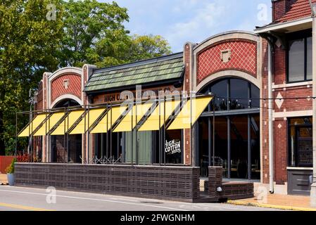 Memphis, TN, USA - September 24, 2019: The High Cotton Brewing Company on Monroe Avenue. Stock Photo