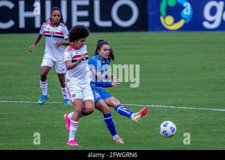 Cotia, Brazil. 22nd May, 2021. Yaya and Luana in the match between São Paulo X Napoli, valid for the 9th round of the Brazilian Championship A1 Series of 2021 Women, held at CT Marcelo Portugal Gouveia, of São Paulo Futebol Clube, in the city of Cotia, this Saturday afternoon (22). Credit: Van Campos/FotoArena/Alamy Live News Stock Photo
