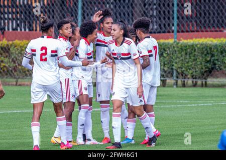 Cotia, Brazil. 22nd May, 2021. Duda celebrates the goal in the match between São Paulo X Napoli, valid for the 9th round of the 2021 Brazilian Championship A1 Series, held at CT Marcelo Portugal Gouveia, of São Paulo Futebol Clube, in the city of Cotia, this Saturday afternoon (22) . Credit: Van Campos/FotoArena/Alamy Live News Stock Photo