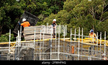 APRIL 9, 2021: GOSFORD, NSW, AUSTRALIA - Building progress. Assembling flooring concrete formwork on New Housing construction at 56-58 Beane. St. Stock Photo
