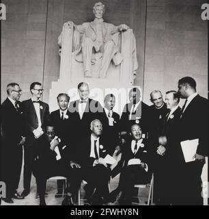 USA Dr Martin Luther King Jr and other civil rights leaders gather before a rally at the Lincoln Memorial August 28, 1963 in Washington Stock Photo