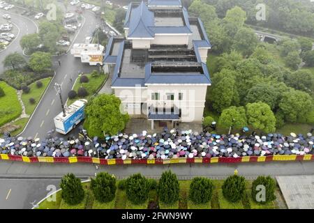 Changsha, China. 22nd May, 2021. People farewell to the father of hybrid rice academician Yuan Longping who passed away at 91 years old in Changsha, Hunan, China on 22th May, 2021.(Photo by TPG/cnsphotos) Credit: TopPhoto/Alamy Live News Stock Photo