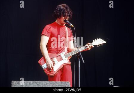 The White Stripes performing at the Reading Festival 2002, Reading Berkshire, England, United Kingdom. Stock Photo