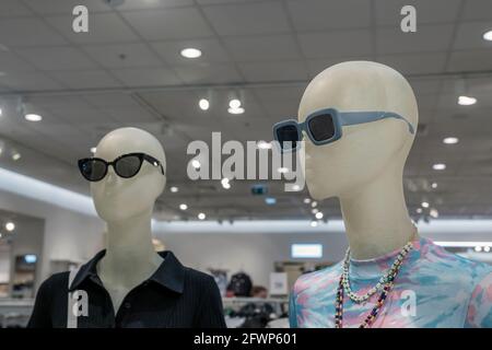male mannequins, heads in sunglasses. Fashion style, glasses and clothing head. Stock Photo