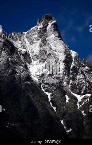 das Matterhorn von der italienischen Seite, von Valtournenche aus gesehen. Hier heisst der Berg Monte Cervino, Italien. Stock Photo