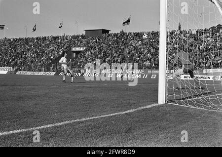 Nec against Ajax 1-3 (KNVB cup); game moments, 12 October 1975, sport,  soccer, The Netherlands, 20th century press agency photo, news to remember,  documentary, historic photography 1945-1990, visual stories, human history  of