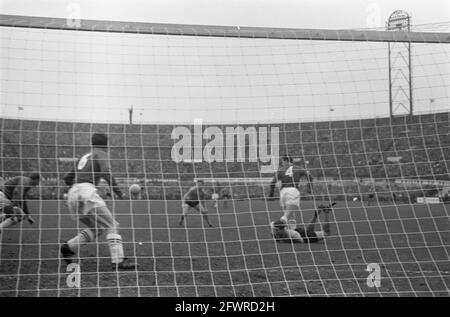 Netherlands against Switzerland 3-1, game moments, November 11, 1962, sports, soccer, The Netherlands, 20th century press agency photo, news to remember, documentary, historic photography 1945-1990, visual stories, human history of the Twentieth Century, capturing moments in time Stock Photo