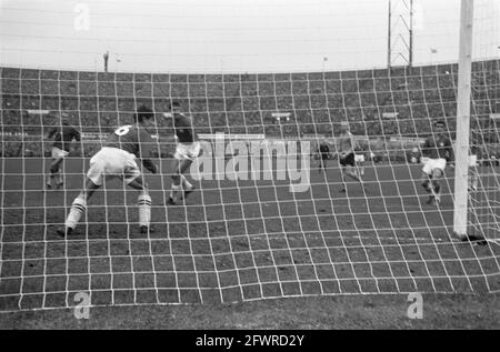 Netherlands against Switzerland 3-1, game moments, November 11, 1962, game moments, sports, soccer, The Netherlands, 20th century press agency photo, news to remember, documentary, historic photography 1945-1990, visual stories, human history of the Twentieth Century, capturing moments in time Stock Photo