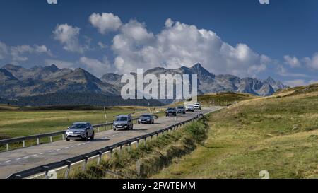 Montardo mountain on a summer morning, seen from the Pla de Beret road (Aran Valley, Catalonia, Spain, Pyrenees) ESP: Vistas del Montardo en verano Stock Photo