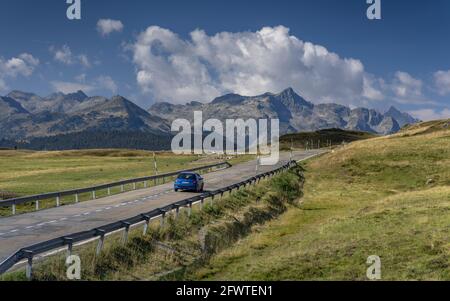 Montardo mountain on a summer morning, seen from the Pla de Beret road (Aran Valley, Catalonia, Spain, Pyrenees) ESP: Vistas del Montardo en verano Stock Photo