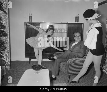 Opening Furniture Fair in Rotterdam. Drs. J. Wijsen makes tour with ballet group, November 6, 1961, Openings, furniture, tours, trade fairs, The Netherlands, 20th century press agency photo, news to remember, documentary, historic photography 1945-1990, visual stories, human history of the Twentieth Century, capturing moments in time Stock Photo