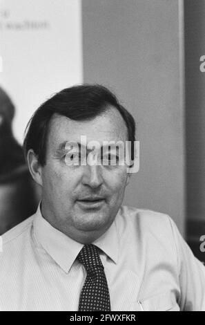 Opening exhibition the human story in Tropenmuseum Amsterdam; Richard Leakey , Paleoanthropologist, headline, July 2, 1986, Openings, Exhibitions, The Stock Photo