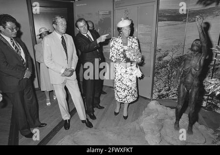 Opening exhibition the human story in Tropenmuseum Amsterdam; Fltr: Prince Claus , Richard Leakey (Kenyan Paleoanthropologist), Queen Beatrix at, July Stock Photo