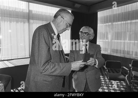 Reception in Amsterdam Crest Hotel on the occasion of the 80th birthday of former world chess champion Dr. Max Euwe and Polak, 20 May 1981, SCHAKES, r Stock Photo