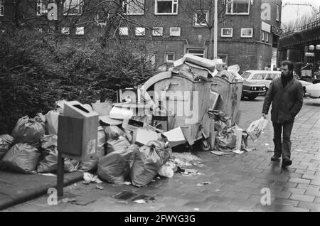 Public Cleaning Service at Work in the Street Editorial Photography - Image  of wastebin, walk: 15693922