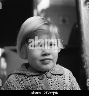 [Reportage of the work of the War Foster Children Foundation in the field of caring for children of N.S.B. men], October 1945, children, upbringing, foster care, Second World War, The Netherlands, 20th century press agency photo, news to remember, documentary, historic photography 1945-1990, visual stories, human history of the Twentieth Century, capturing moments in time Stock Photo