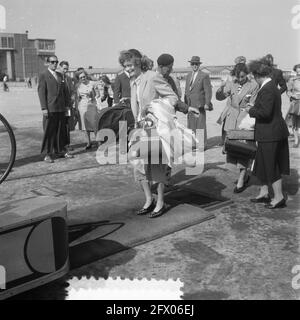 Schiphol departure brides to New Zealand, July 5, 1952, brides, airports, The Netherlands, 20th century press agency photo, news to remember, documentary, historic photography 1945-1990, visual stories, human history of the Twentieth Century, capturing moments in time Stock Photo