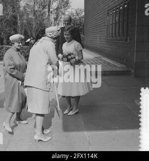 Queen Juliana receives flowers upon arrival at Floriade in Rotterdam, July 20, 1960, arrivals, queens, The Netherlands, 20th century press agency photo, news to remember, documentary, historic photography 1945-1990, visual stories, human history of the Twentieth Century, capturing moments in time Stock Photo