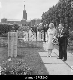 Queen Juliana at the Floriade in Rotterdam. In the background Museum Boijmans van Beuningen, July 20, 1960, Queens, The Netherlands, 20th century press agency photo, news to remember, documentary, historic photography 1945-1990, visual stories, human history of the Twentieth Century, capturing moments in time Stock Photo