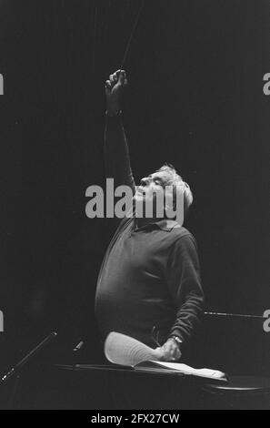 Leonard Bernstein rehearses with Concertgebouw Orchestra, October 7, 1987, conductors, rehearsals, The Netherlands, 20th century press agency photo, news to remember, documentary, historic photography 1945-1990, visual stories, human history of the Twentieth Century, capturing moments in time Stock Photo