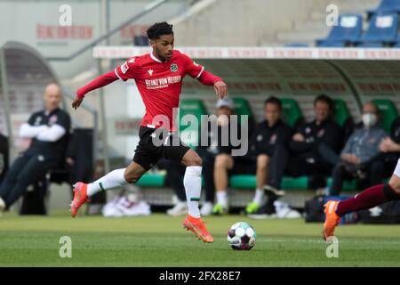 Linton MAINA (H), Einzelaktion with Ball, Aktion, Fußball 2. Bundesliga, 34th matchday, Hanover 96 (H) - FC Nuremberg 1: 2, on May 23rd, 2021 in the AWD Arena Hannover/Germany. Stock Photo