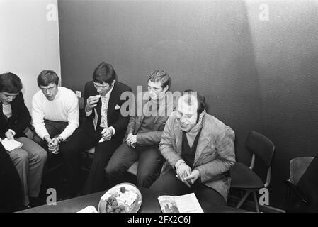 Draw in the quarter-finals of the European Football Cup. Feyenoord drew against Vorwarts Berlin (East Germany). Fltr. Henk Wery Willem van Hanegem, Wim Jansen, Eddy Treytel, Ove Kindvall, December 10, 1969, sports, soccer, soccer players, The Netherlands, 20th century press agency photo, news to remember, documentary, historic photography 1945-1990, visual stories, human history of the Twentieth Century, capturing moments in time Stock Photo