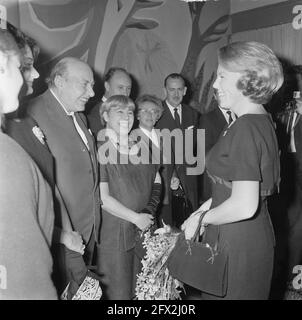 Princess Beatrix screening feature film Plantation Tamarinde attended, the lead actors are introduced to the Princess, November 2, 1964, lead actors, princesses, feature films, performances, The Netherlands, 20th century press agency photo, news to remember, documentary, historic photography 1945-1990, visual stories, human history of the Twentieth Century, capturing moments in time Stock Photo