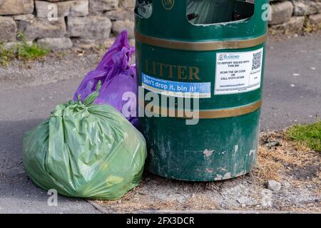 Bag trash hi-res stock photography and images - Page 4 - Alamy
