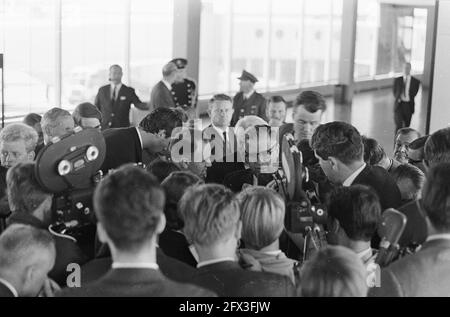 Minister of Foreign Affairs of Israel Abba Eban (head) briefly at Schiphol Airport, Minister Abba Eban amidst the press, June 6, 1967, PRESS, Ministers, The Netherlands, 20th century press agency photo, news to remember, documentary, historic photography 1945-1990, visual stories, human history of the Twentieth Century, capturing moments in time Stock Photo