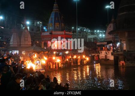 HAR KI PAURI GHAT, HARIDWAR, UTTARAKHAND, INDIA - NOVEMBER 3 2018 : Famous Ganga Aaarti on the banks, prayer for River Ganga by hundreds of Hindu devo Stock Photo