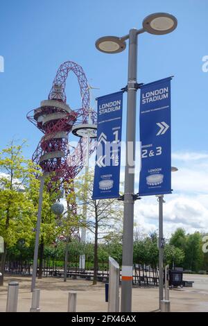 The 114.5m tall ArcelorMittal Orbit observation tower in the Queen Elizabeth Olympic Park in London. Stock Photo