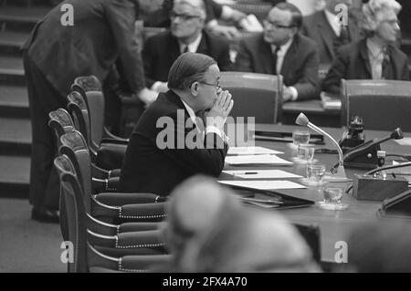 Debate in House of Representatives on possible excesses in military actions in Indonesia in the years 1941 1948 minister president de Jong left alone, 25 March 1969, Debates, government tables, The Netherlands, 20th century press agency photo, news to remember, documentary, historic photography 1945-1990, visual stories, human history of the Twentieth Century, capturing moments in time Stock Photo