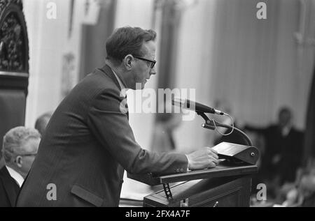 Debate in House of Representatives on possible excesses in military actions in Indonesia in the years 1941 1948 minister president de Jong left alone, March 25, 1969, Debates, government tables, The Netherlands, 20th century press agency photo, news to remember, documentary, historic photography 1945-1990, visual stories, human history of the Twentieth Century, capturing moments in time Stock Photo