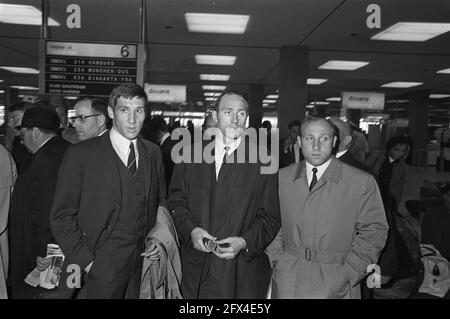 Arrival of HSV Hamburg at Schiphol Airport. Frans Honig, Willy Schultz and Uwe Seeler, May 20, 1968, airports, soccer players, The Netherlands, 20th century press agency photo, news to remember, documentary, historic photography 1945-1990, visual stories, human history of the Twentieth Century, capturing moments in time Stock Photo