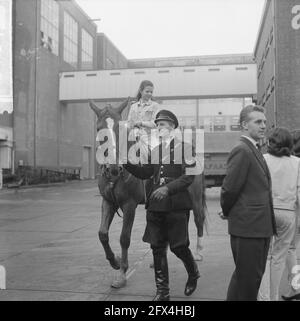 The Gillis family from America with covered wagon in the Netherlands,  February 28, 1964, The Netherlands, 20th century press agency photo, news to remember, documentary, historic photography 1945-1990, visual stories, human history of the Twentieth Century, capturing moments in time Stock Photo