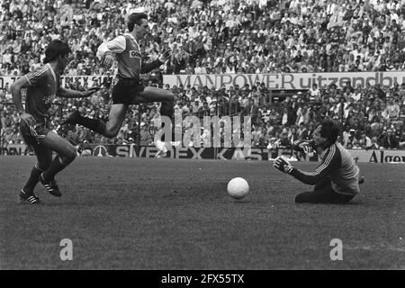 Feyenoord against PEC, with farewell Johan Cruyff, Cruyff in action, May 13, 1984, Farewell, sports, soccer, The Netherlands, 20th century press agency photo, news to remember, documentary, historic photography 1945-1990, visual stories, human history of the Twentieth Century, capturing moments in time Stock Photo