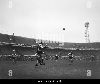 Feyenoord against VVV. Game time, December 10, 1961, sports, soccer, The Netherlands, 20th century press agency photo, news to remember, documentary, historic photography 1945-1990, visual stories, human history of the Twentieth Century, capturing moments in time Stock Photo