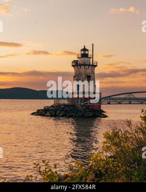 Sleepy Hollow Lighthouse at sunset, on the Hudson River in Tarrytown, the Hudson Valley, New York Stock Photo