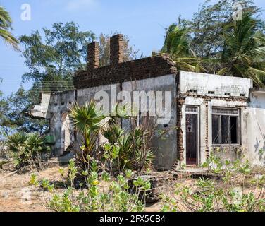 Derelict house that suffered damage during the civil war, Batticaloa, Eastern Province, Sri Lanka Stock Photo